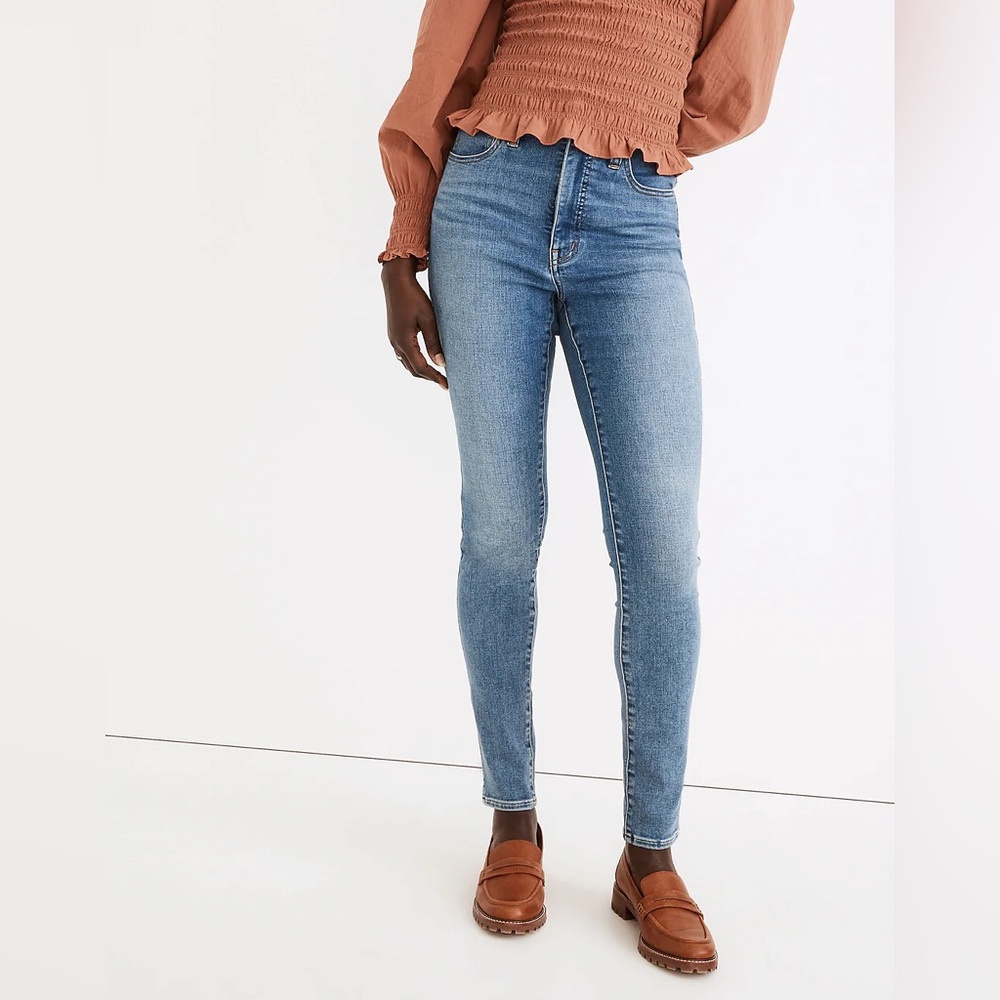 Madewell Curvy Roadtripper Authentic Skinny Jeans in Vinton Wash
